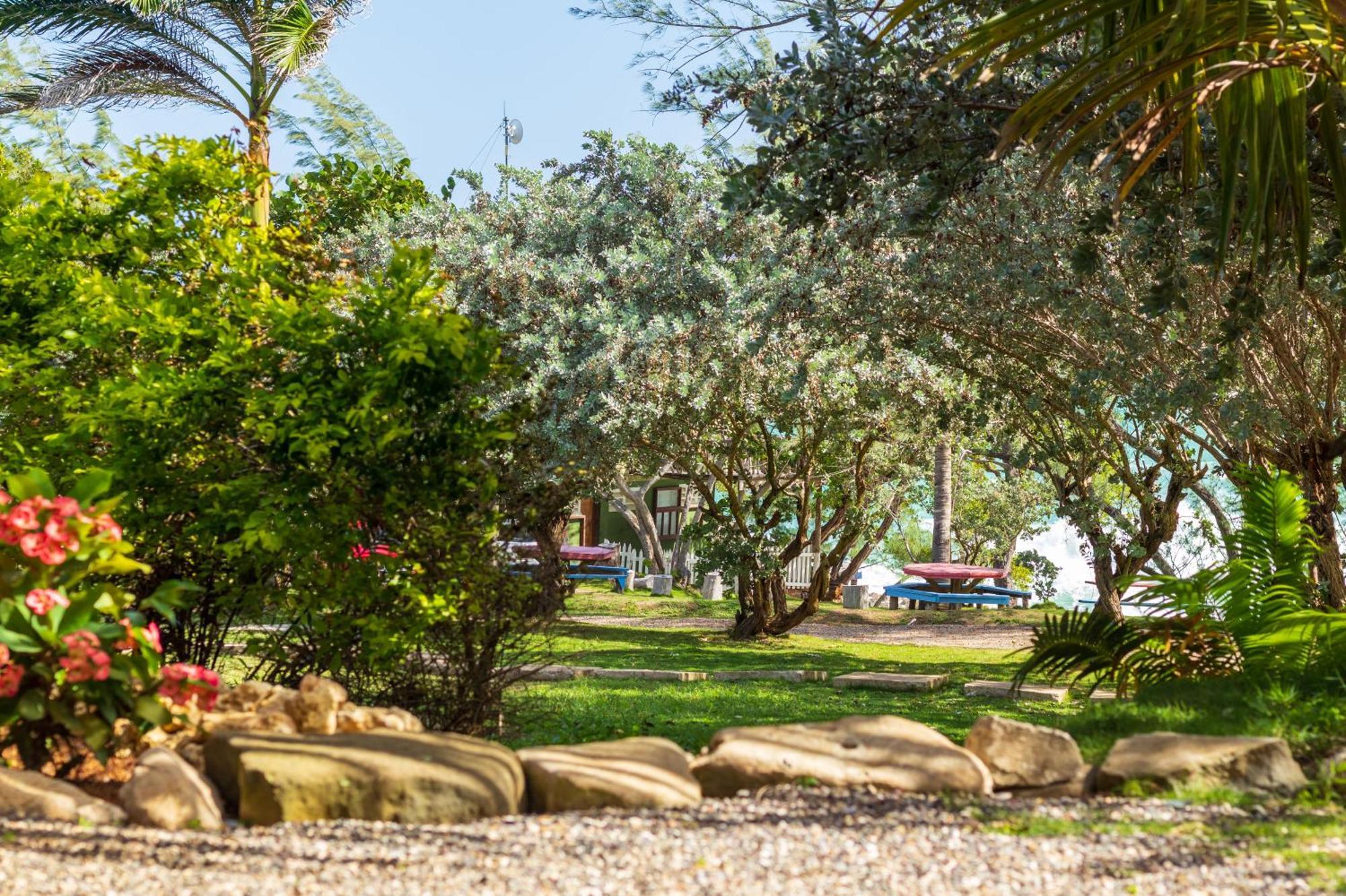 Strawberry Fields Together Robins Bay Exterior photo